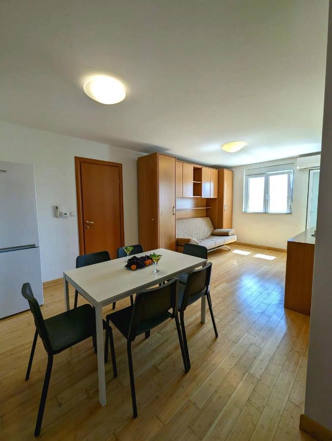 City Apartment Omis Luaran gambar