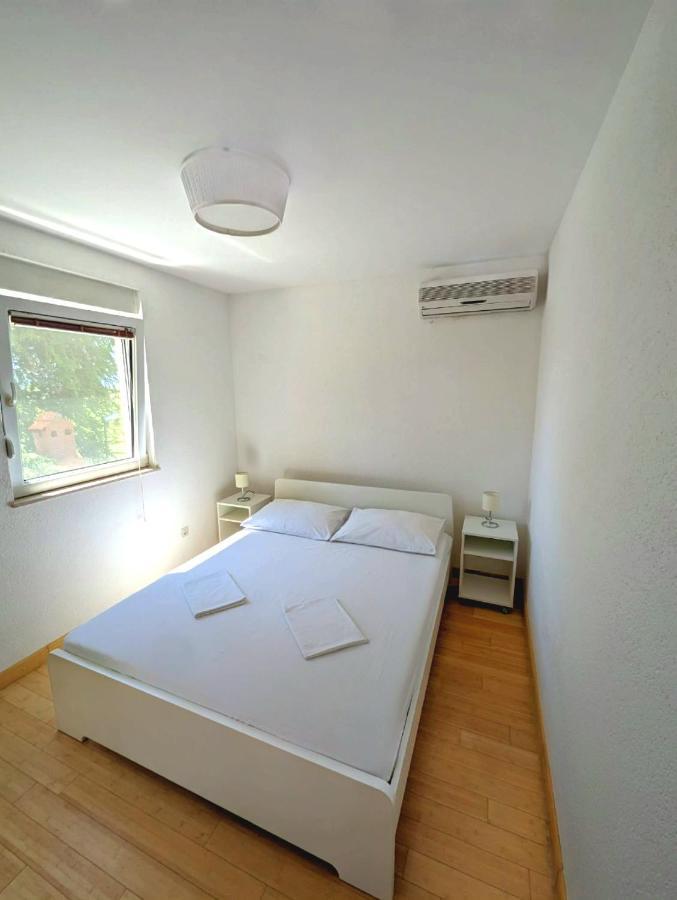 City Apartment Omis Luaran gambar