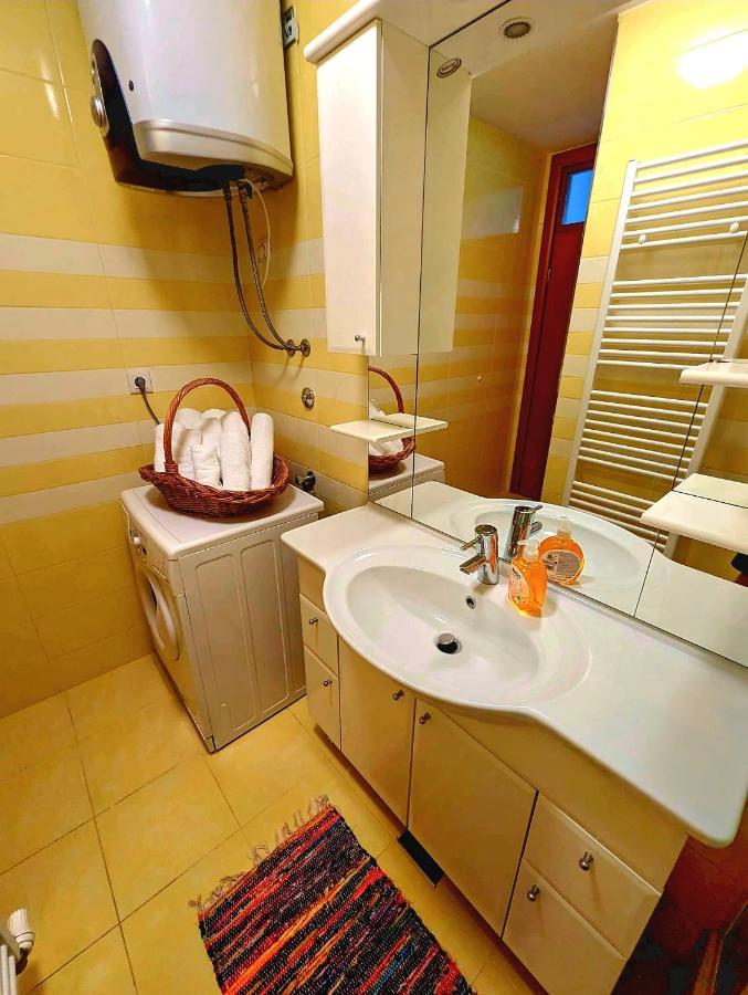 City Apartment Omis Luaran gambar