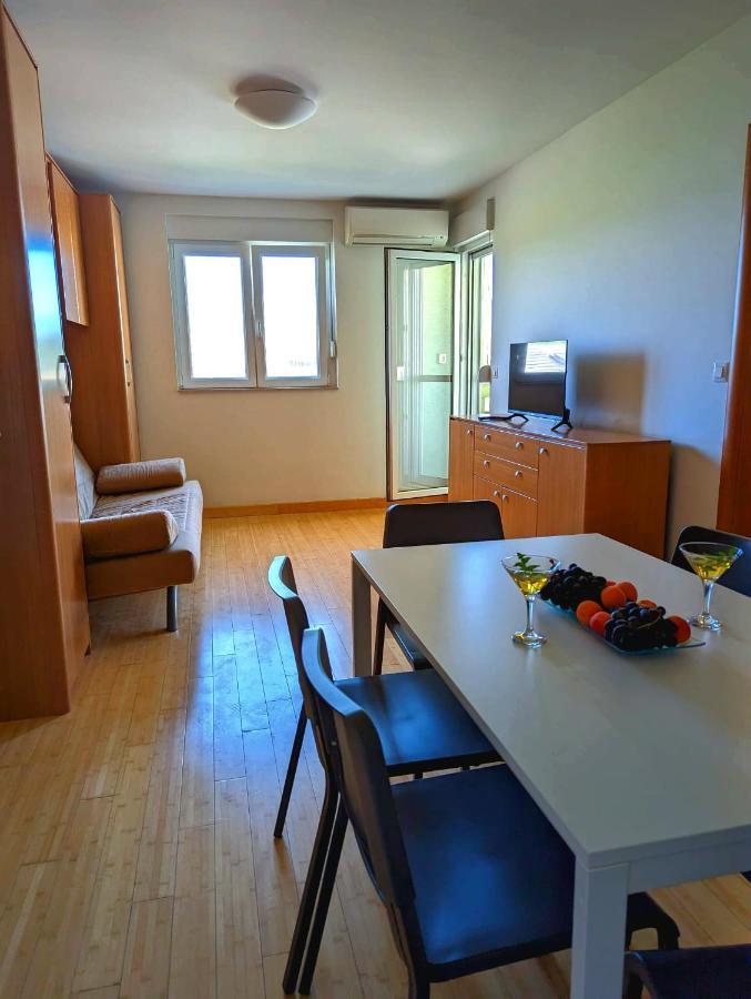 City Apartment Omis Luaran gambar